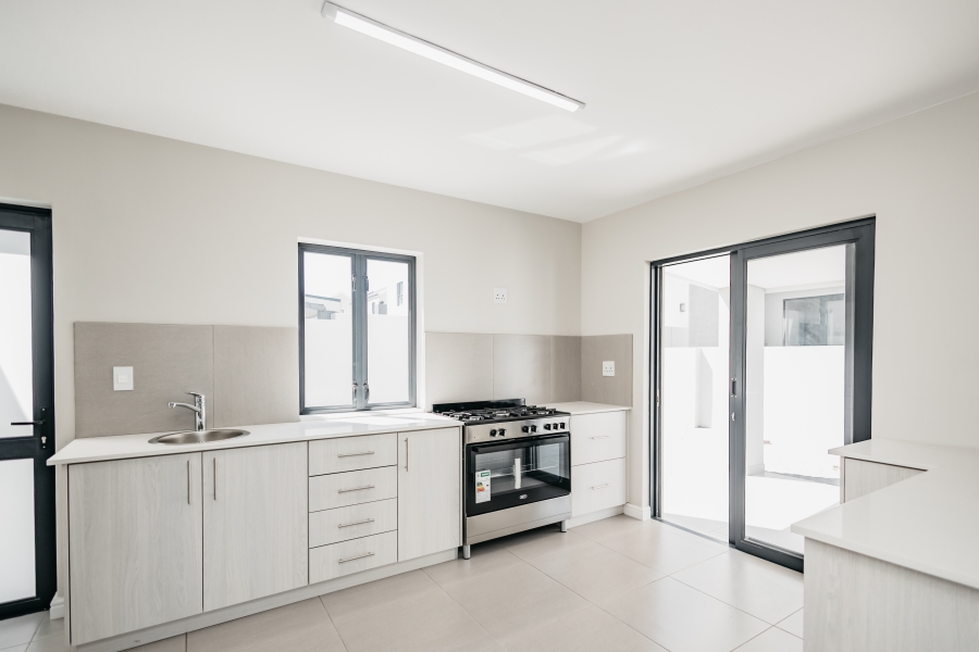 3 Bedroom Property for Sale in Jakarandas Western Cape